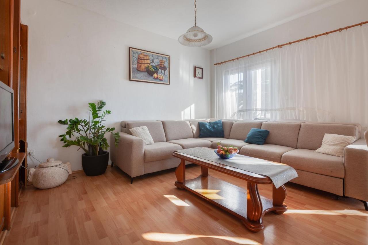Apartments By The Sea Igrane, Makarska - 310 外观 照片
