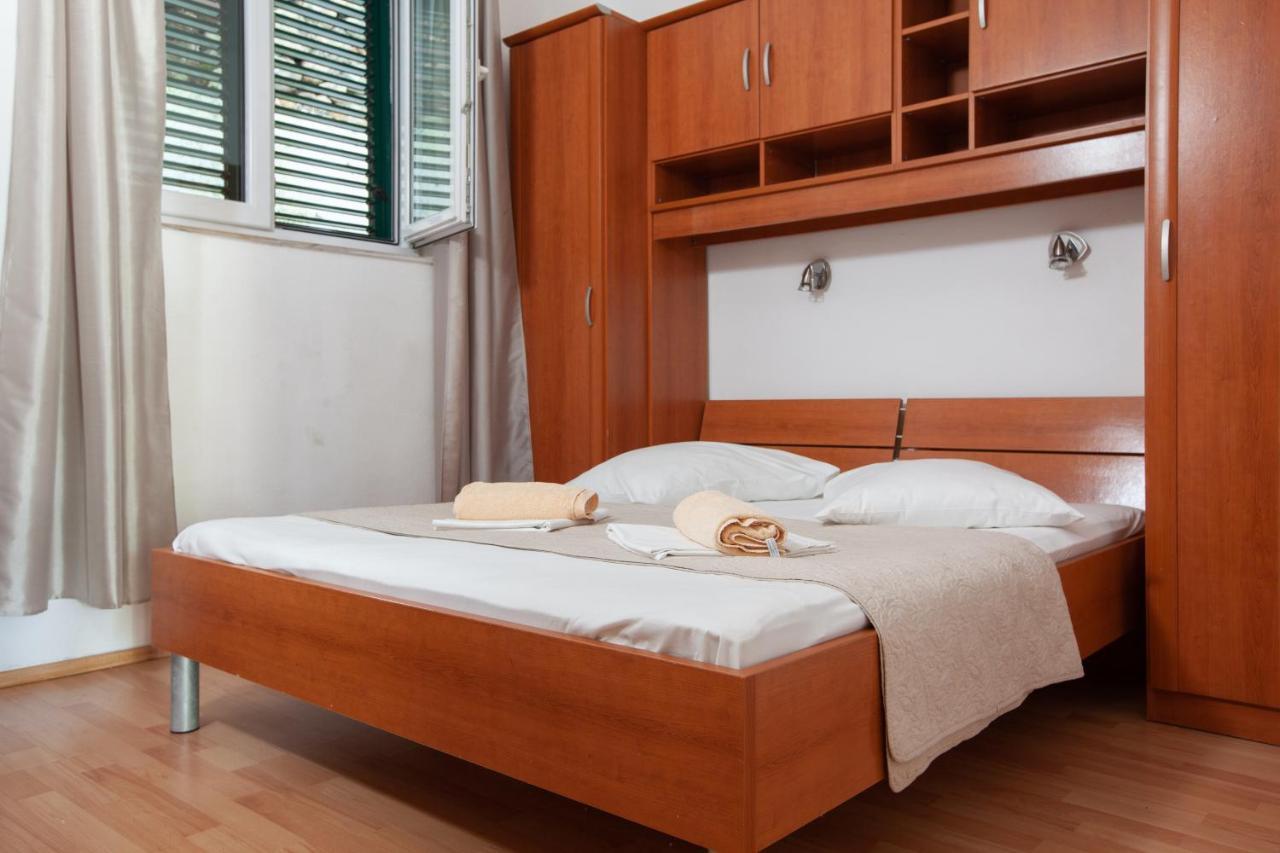Apartments By The Sea Igrane, Makarska - 310 外观 照片