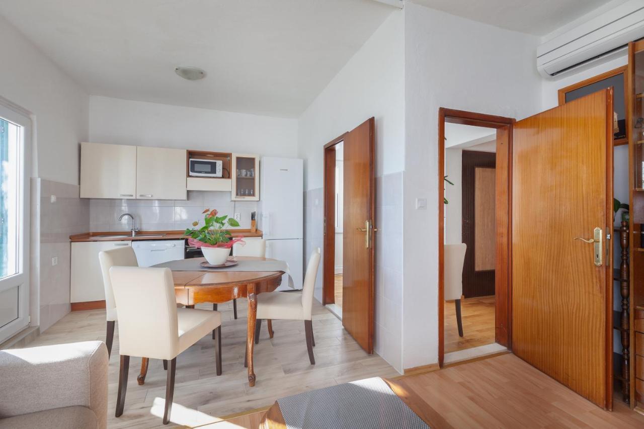 Apartments By The Sea Igrane, Makarska - 310 外观 照片