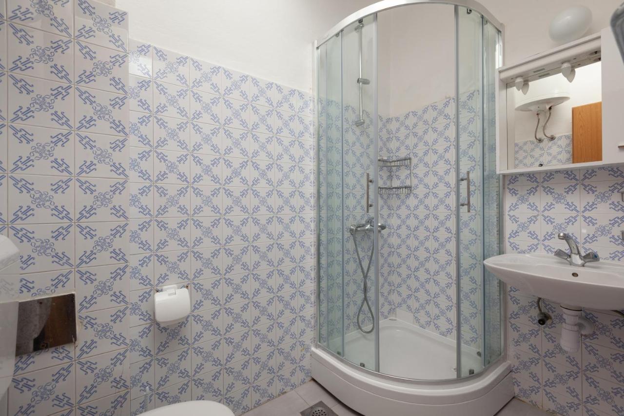 Apartments By The Sea Igrane, Makarska - 310 外观 照片
