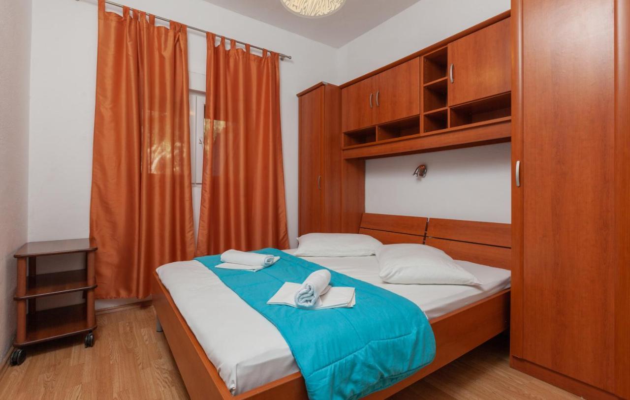 Apartments By The Sea Igrane, Makarska - 310 外观 照片